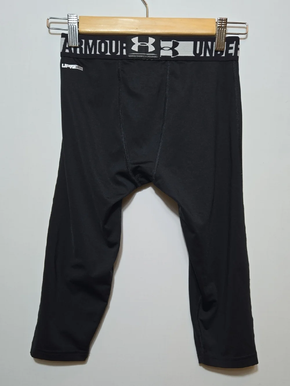 Under Armour Youth Heat Gear 3/4 Leggings Boys Size M Fitted‎